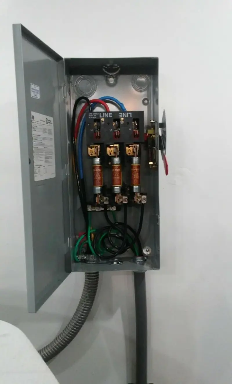 Three-phase disconnect switch installed for Smoke Detector Installation in Fontana